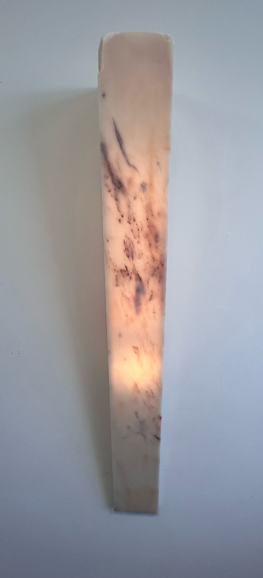 Heavy light II — marbre rosa portugués